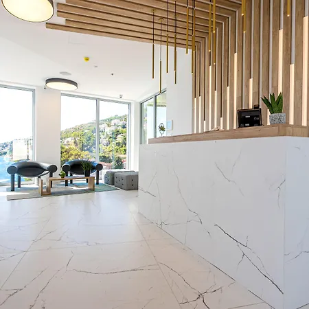 ホテル Saint Hildegard オミシュ