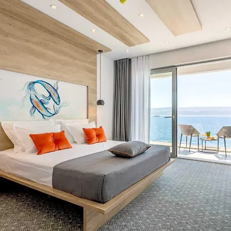 Saint Hildegard אומיס